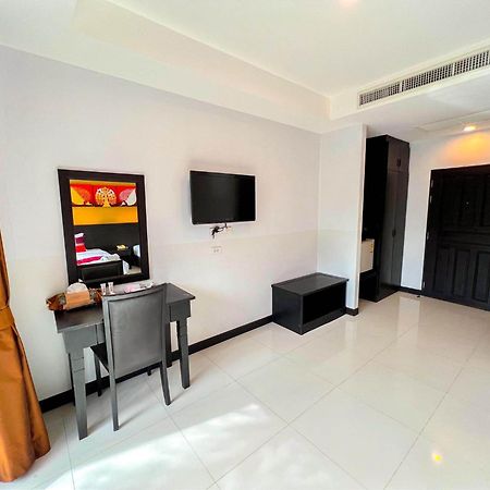 Naiyang Beach Hotel Sha Plus Phuket Exteriör bild