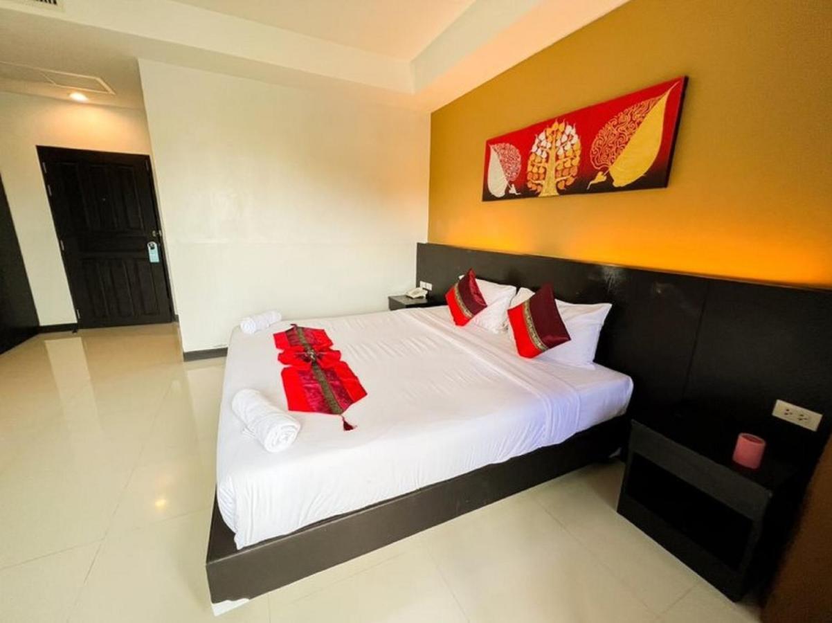 Naiyang Beach Hotel Sha Plus Phuket Exteriör bild