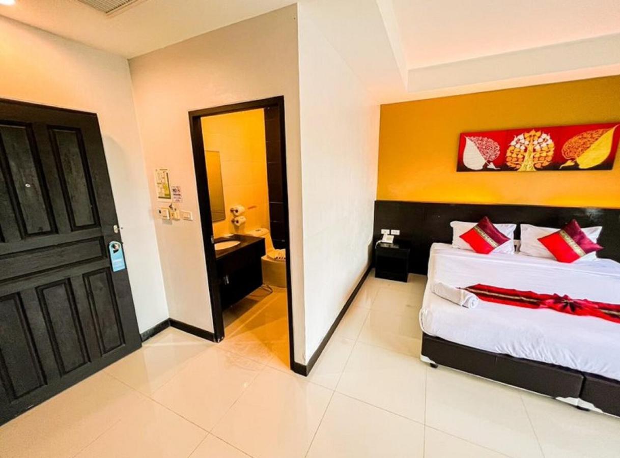 Naiyang Beach Hotel Sha Plus Phuket Exteriör bild