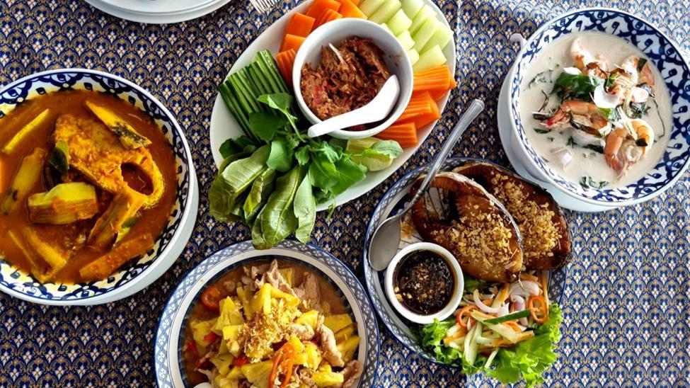 Naiyang Beach Hotel Sha Plus Phuket Exteriör bild