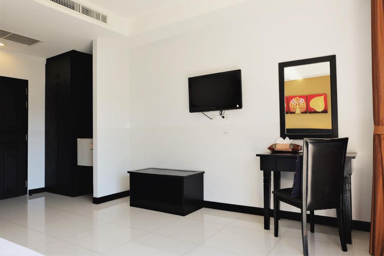 Naiyang Beach Hotel Sha Plus Phuket Exteriör bild